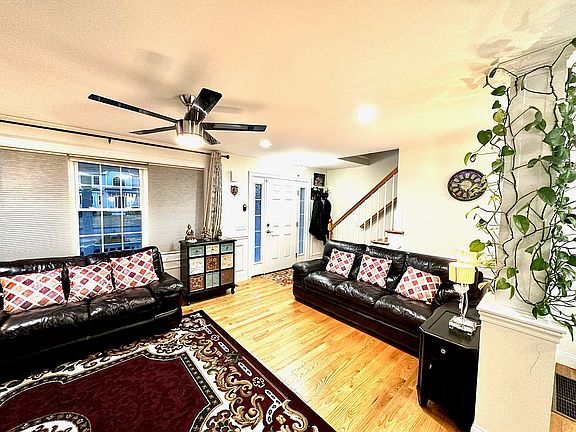 5th image of 25 Shale Ridge Ct