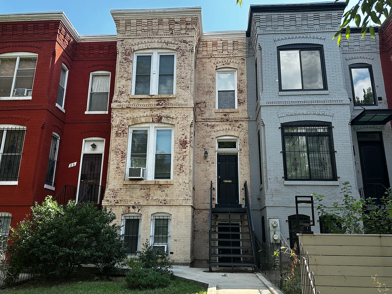 2 bed, 1.5 bath, 2040 sqft, $3,495 — Photo 2