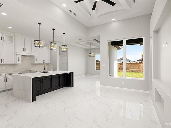 4th image of 1008 Edgewood Dr