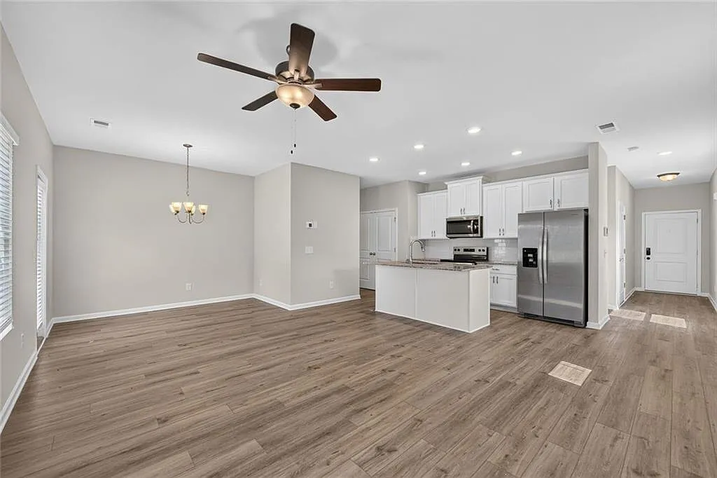 4 bed, 2.5 bath, 1695 sqft, $2,750 — Photo 4
