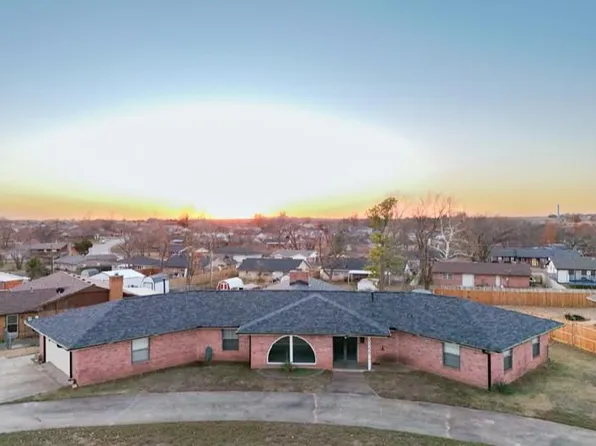 4208 N Pottenger Ave, Shawnee, OK 74804