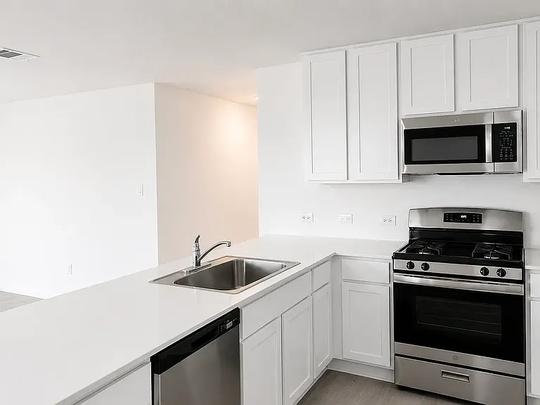 3162 Dispatch Dr — Photo 2