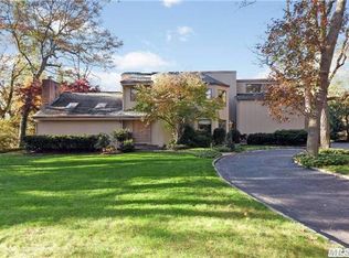 121 Lawrence Hill Rd, Cold Spg Hbr, NY 11724