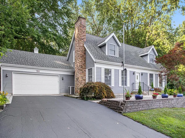 158 S Lake Doster Dr, Plainwell, MI 49080