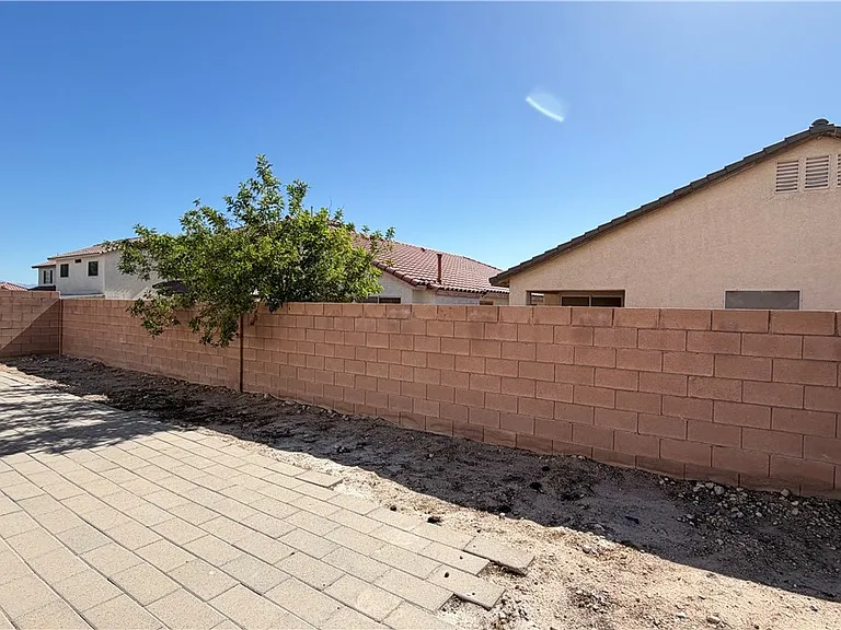6052 S Pioneer Way — Photo 9