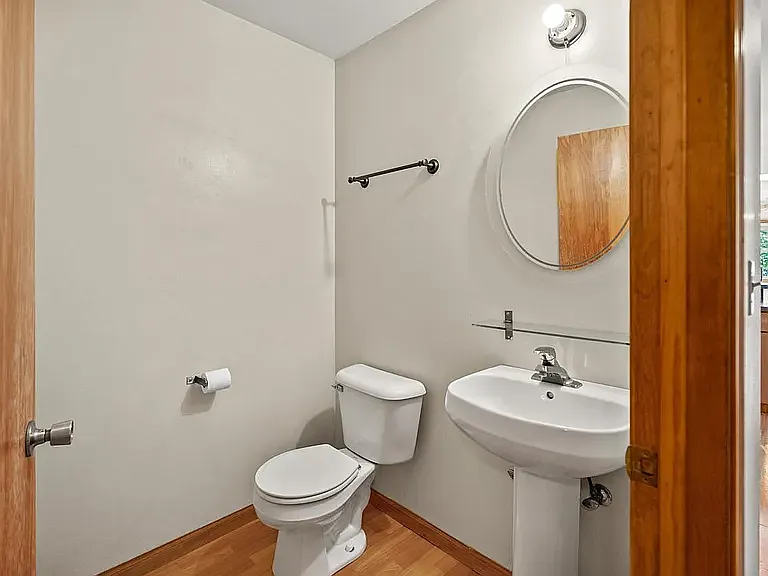 3101 N Newhall St #C — Photo 20