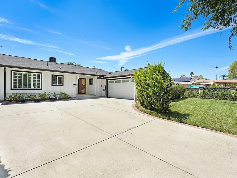 7741 Variel Ave — Photo 1