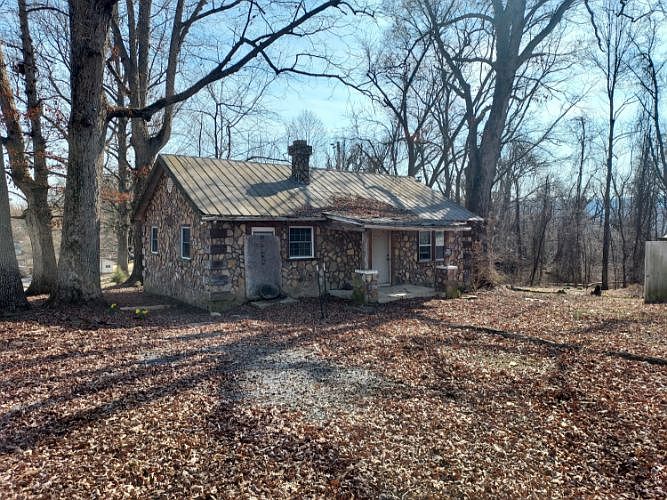 1st image of 3900 Rocky Hill Ln