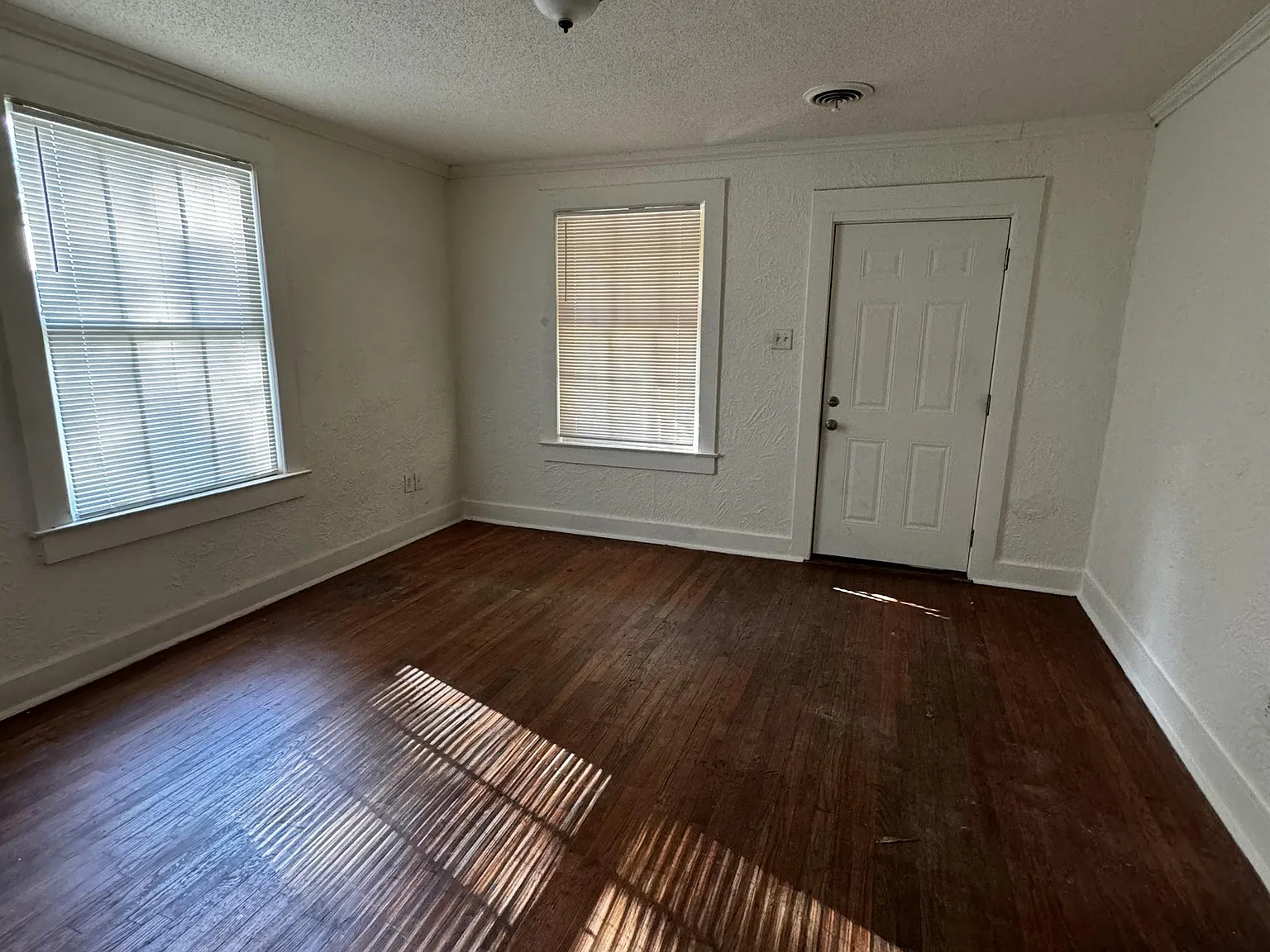 1379 Ferguson Road - 1 — Photo 3