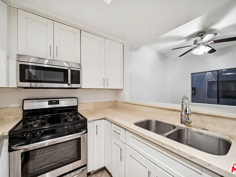 5715 W Olympic Blvd #103 — Photo 6