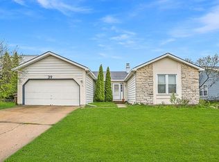 39 Campbell Dr, Glendale Heights, IL 60139