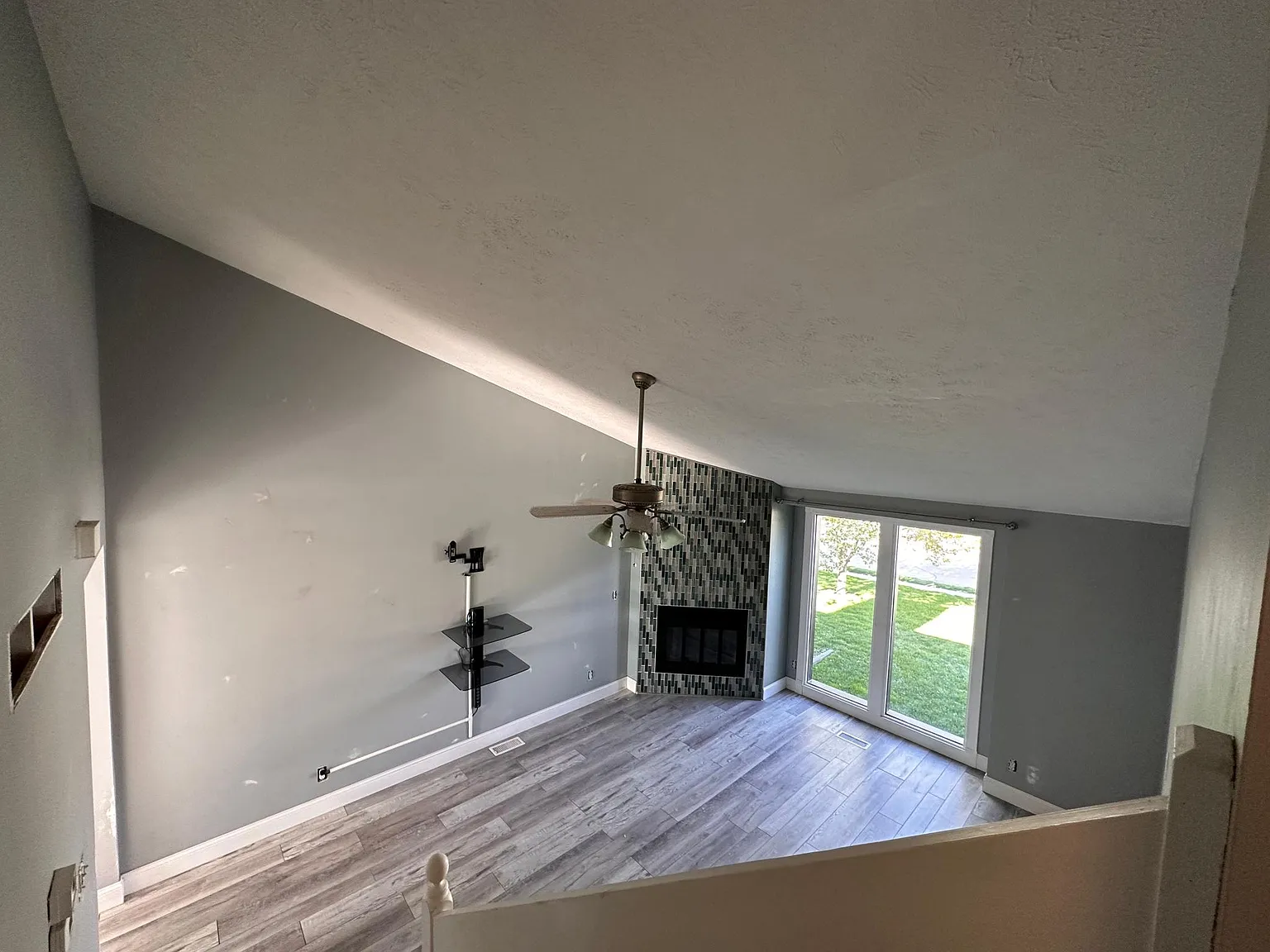 1230 Edgewood Blvd — Photo 3