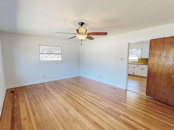3rd image of 2205 W Carver St