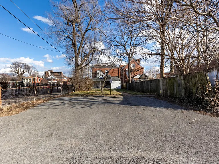 1142 S. 6th Street — Photo 17