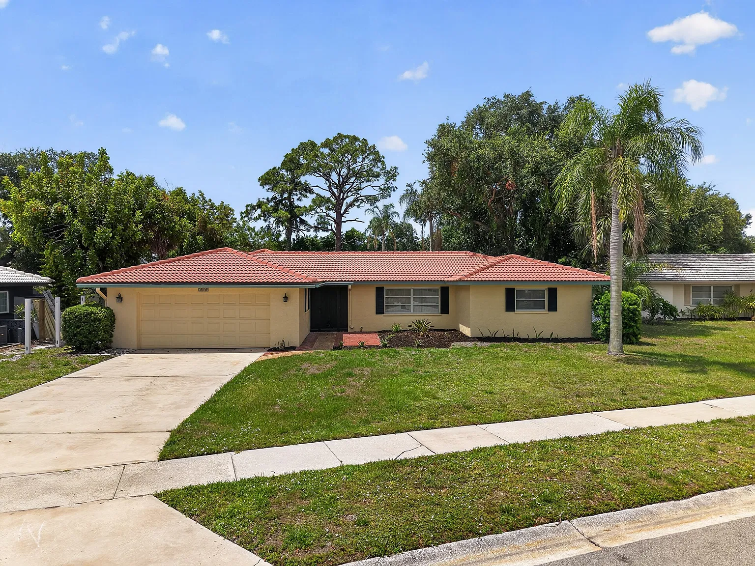 3 bed, 1807 sqft, $2,500 — Photo 1