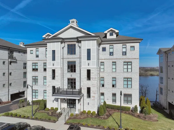 1024 Club View Dr Unit E103, Gallatin, TN 37066