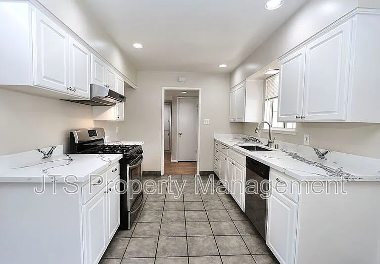 6565 S Land Park Dr — Photo 27