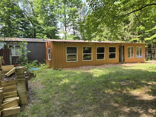 8739 E Ruth Dr, Branch, MI 49402