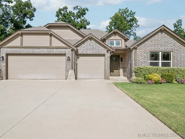 5410 Skylane Dr, Sand Springs, OK 74063