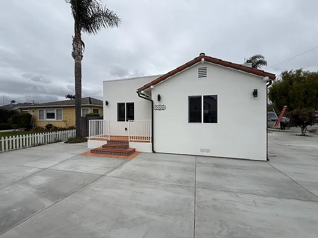 2449 Channel Dr — Photo 10