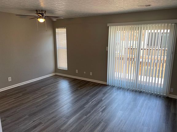 4th image of 322 W Washington St #6