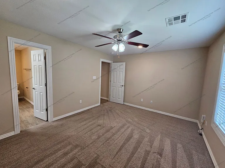 6615 Leightyn Ln — Photo 9