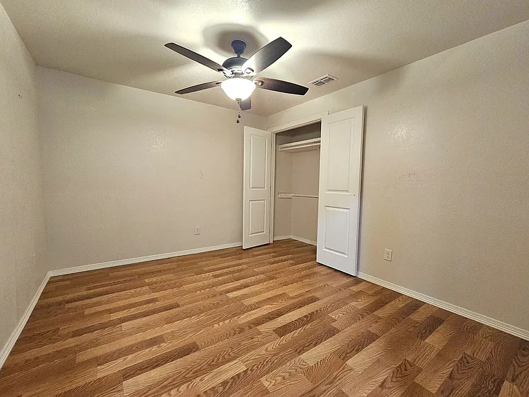 317 E Ebony St — Photo 12
