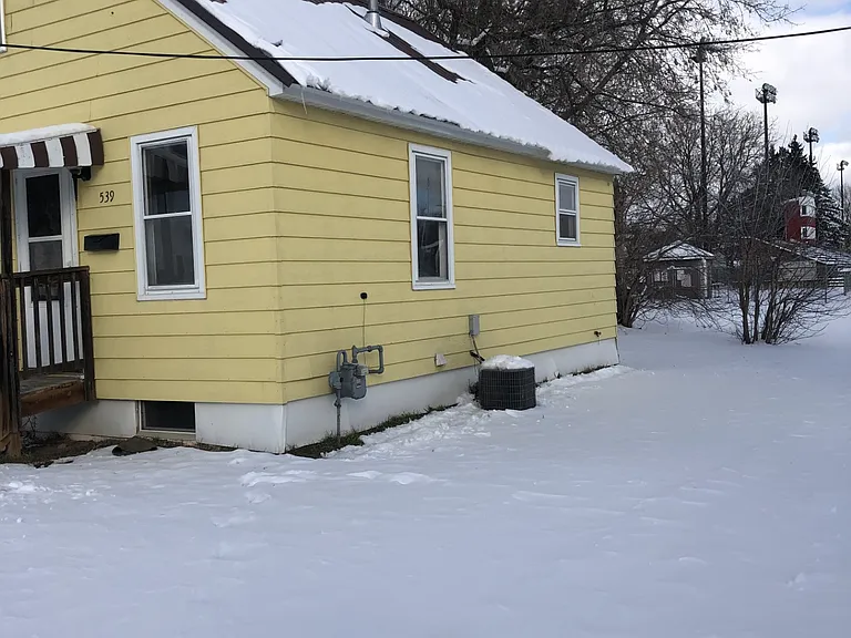 539 Elm St — Photo 2