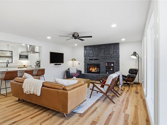 2nd image of 24 Ciemny Ln