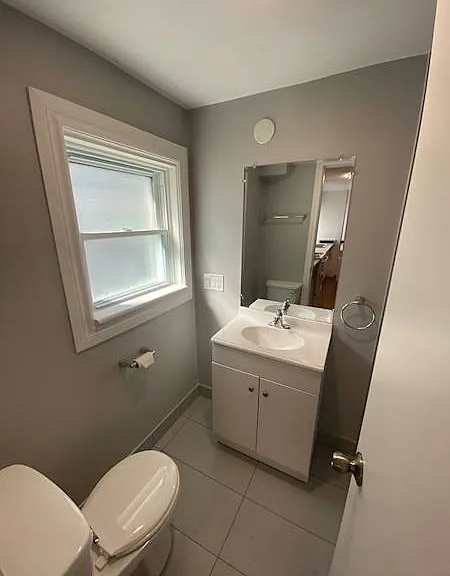 1126 King St E #C — Photo 8