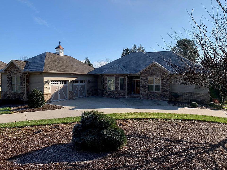 2nd image of 235 Seminole Cir