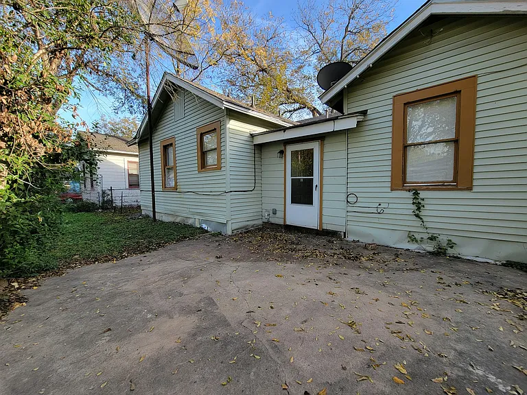 1111 Gibbs St — Photo 3