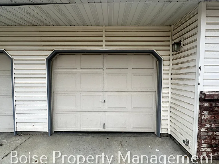 124 Delaware Ave — Photo 14