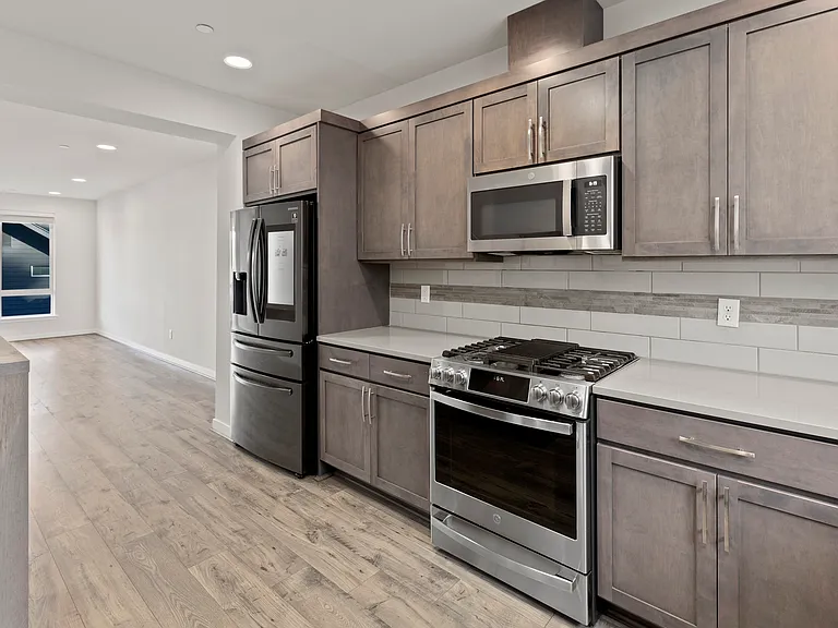 10945 NE 189th Pl #D — Photo 7