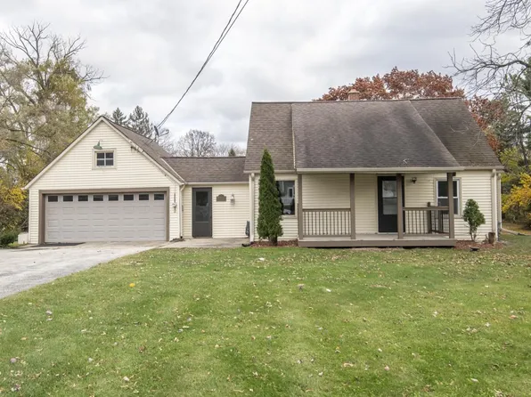 W256S5114 Oakdale DRIVE, Waukesha, WI 53189