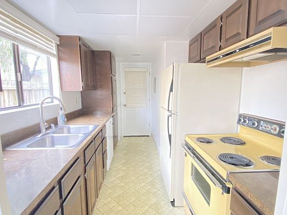 2nd image of 1564 Seascape Blvd