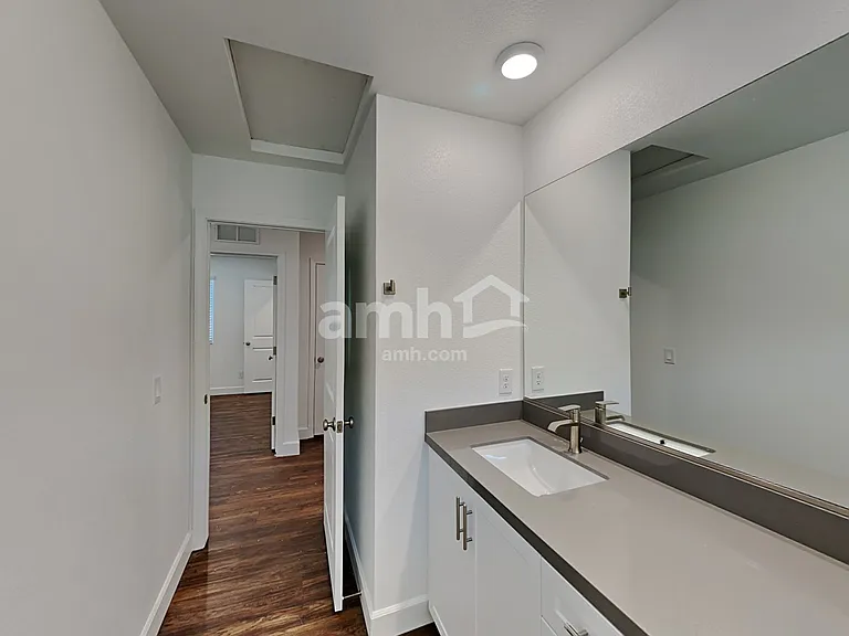 3352 Blodwen St — Photo 16