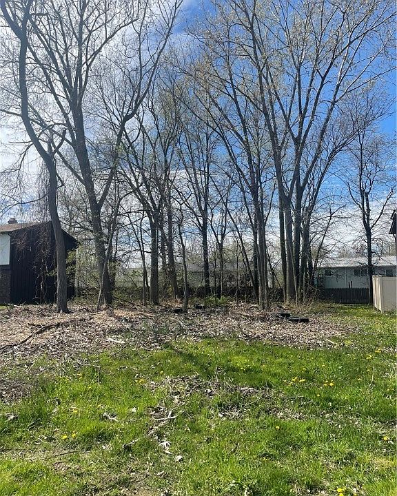 1st image of Forest Ln