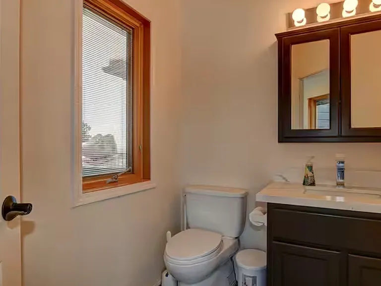 1815 N Hazelwood Ln — Photo 23