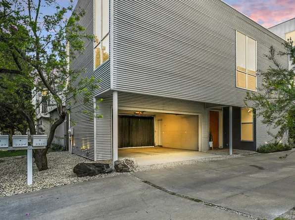 2325 Rusk Pl, Dallas, TX 75204