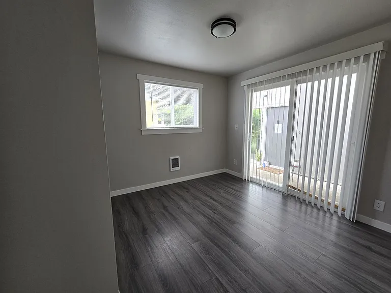 2585 W Bradford Ct — Photo 6