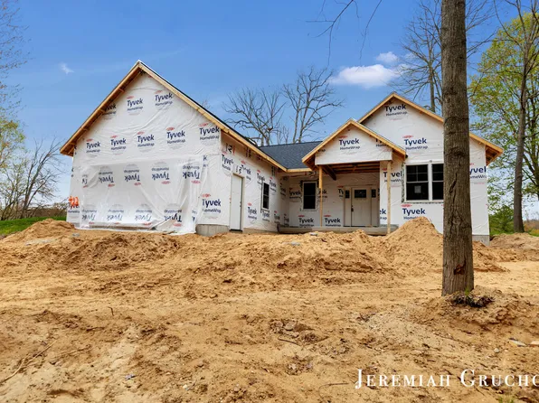 9220 Ranger Dr #9, Stanwood, MI 49346