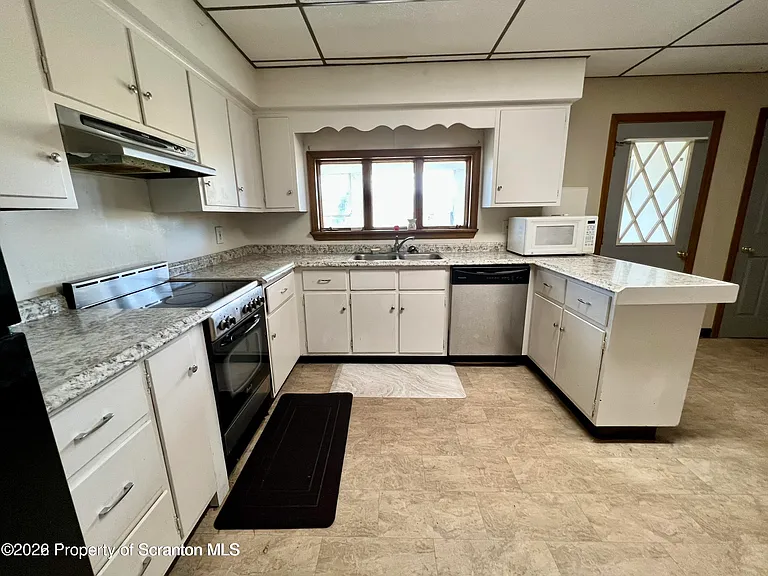608 Taylor Ave — Photo 15