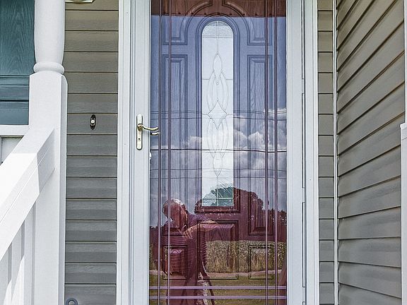 2nd image of 5992 Summit Ave