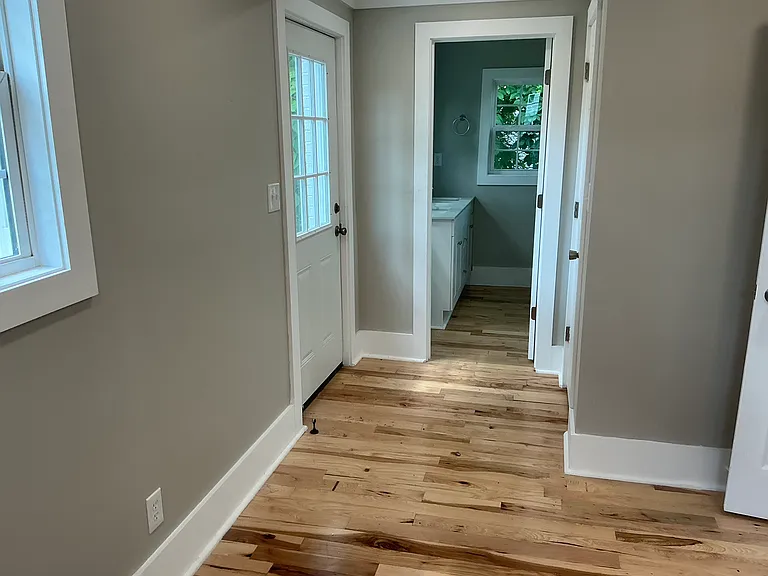 319 W Chilhowie Ave — Photo 2