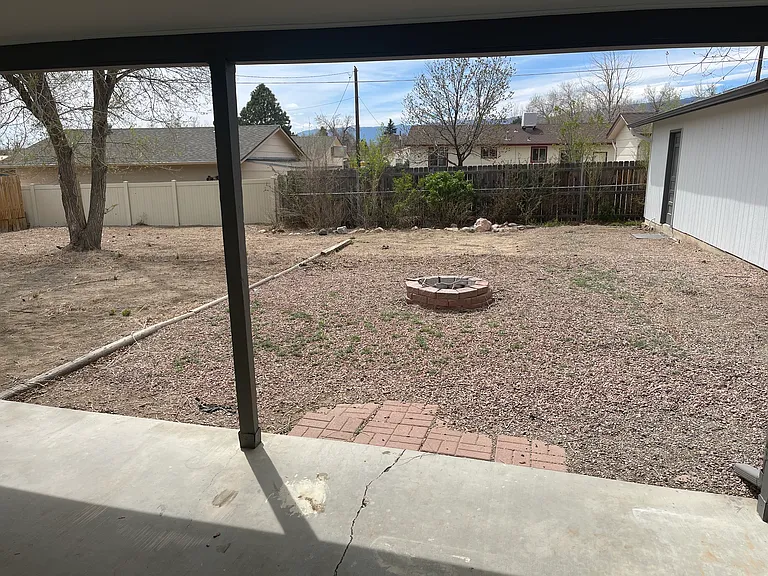 615 Virginia Ct — Photo 20