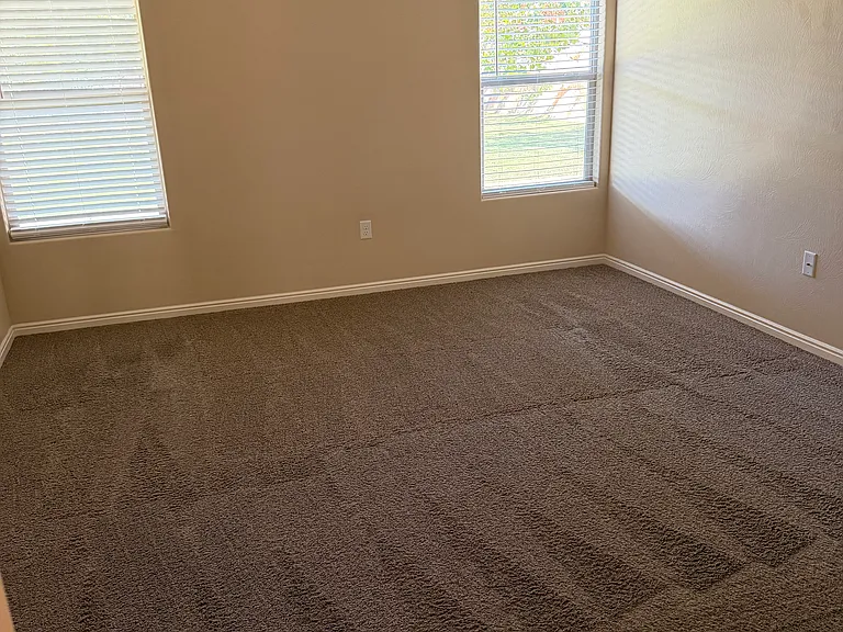 328 E 920 N — Photo 8