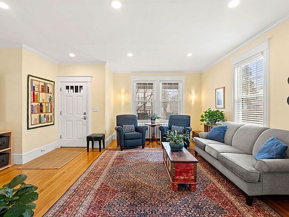 5th image of 133 Elmwood Rd #2