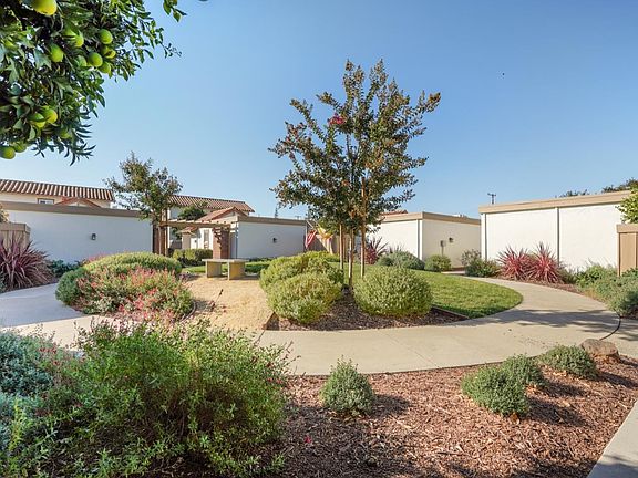 3rd image of 2944 Mauricia Ave