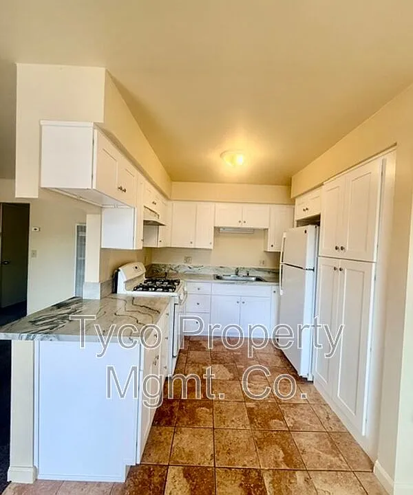 591 D St #L